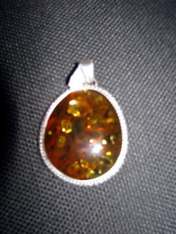 Янтарные амулеты