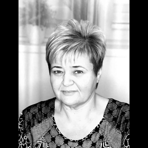 Фото женщины для изготовления портрета из янтаря.