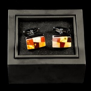 Запонки из янтаря