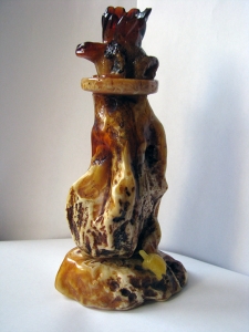 Подсвечники из янтаря царевна лягушка. Вес - 417 г. Высота 215 мм. Основа 110 х 65 мм. Цена договорная