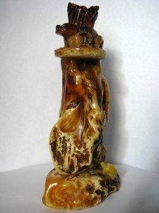 Подсвечники из янтаря царевна лягушка. Вес - 417 г. Высота 215 мм. Основа 110 х 65 мм. Цена договорная