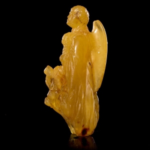 Фигура ангела из янтаря. Продажа янтарных ангелов в Киеве. Высота скульптуры 16 см., вес ангела 205 гр.
