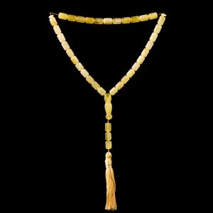 Янтарные чётки мусульманские на 33 бусины.