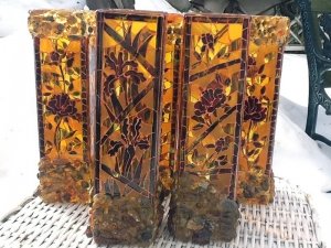 Вазы из янтаря.