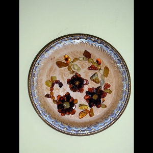 Фото сувенирной тарелки из янтаря