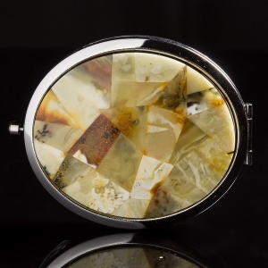 Зеркало из янтаря