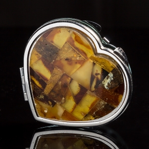 Зеркало из янтаря