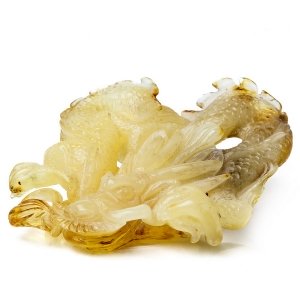 Кулон из янтаря Дракон