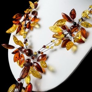 Ожерелье из янтаря