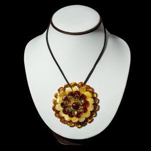 Ново изготовленные ожерелья