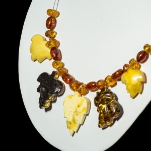 Ново изготовленные ожерелья