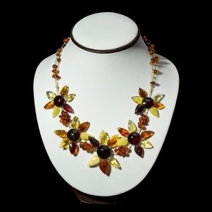 Ново изготовленные ожерелья