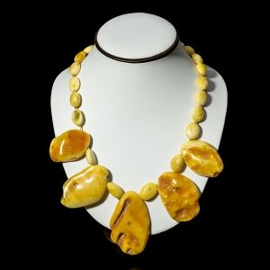 Ново изготовленные ожерелья