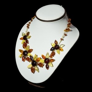 Ново изготовленные ожерелья