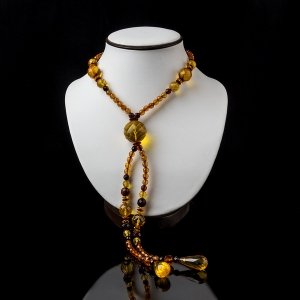 Ожерелья из янтаря