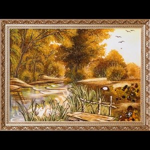 Янтарная картина: Озеро в лесу.