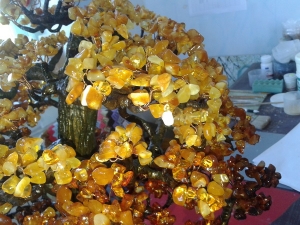 Денежное дерево из янтаря