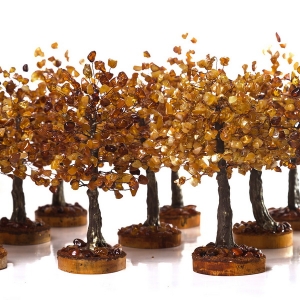 Сувениры янтарные деревья