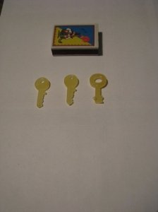 Сувениры из янтаря. Сувенир ключик.