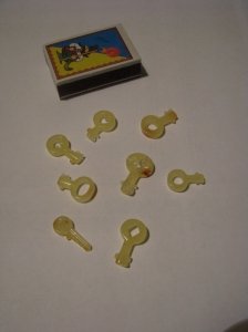 Сувениры из янтаря. Сувенир ключик.