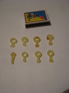 Сувениры из янтаря. Сувенир ключик.