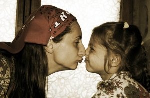 Изготовление портретов из янтаря по фото. Фото матери и ребенка