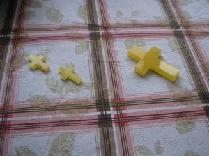 Крест из янтаря