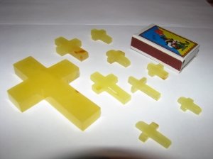 Крест из янтаря