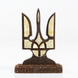 Сувенир из янтаря герб Украины. Настольная фигурка на подарок.
