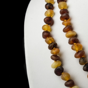 Необработанные  бусы