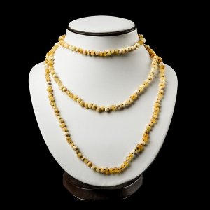 Необработанные  бусы