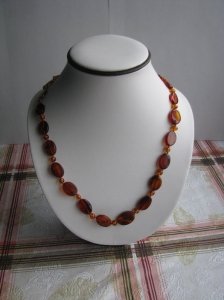 Бусы из натурального камня