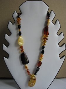 Бусы из натурального камня