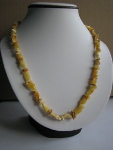 Бусы из натурального камня