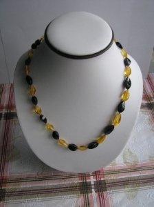 Бусы из натурального камня