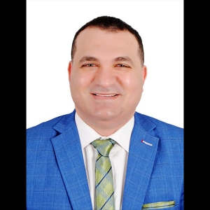 Фото руководителя для портрета из янтаря.