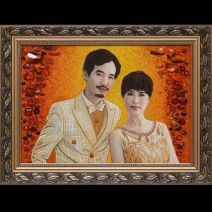 Янтарный портрет семейной пары
